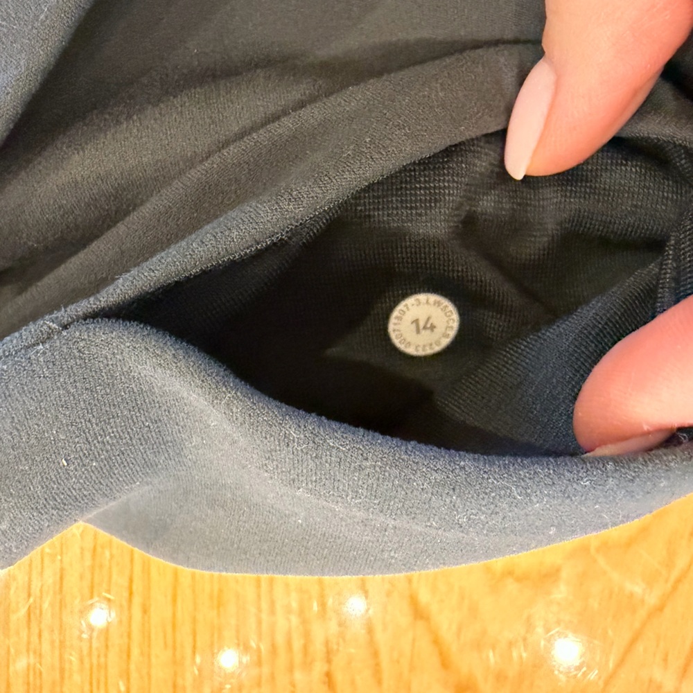 Navy Blue High-Waisted Leggings - Picture 2 of 2